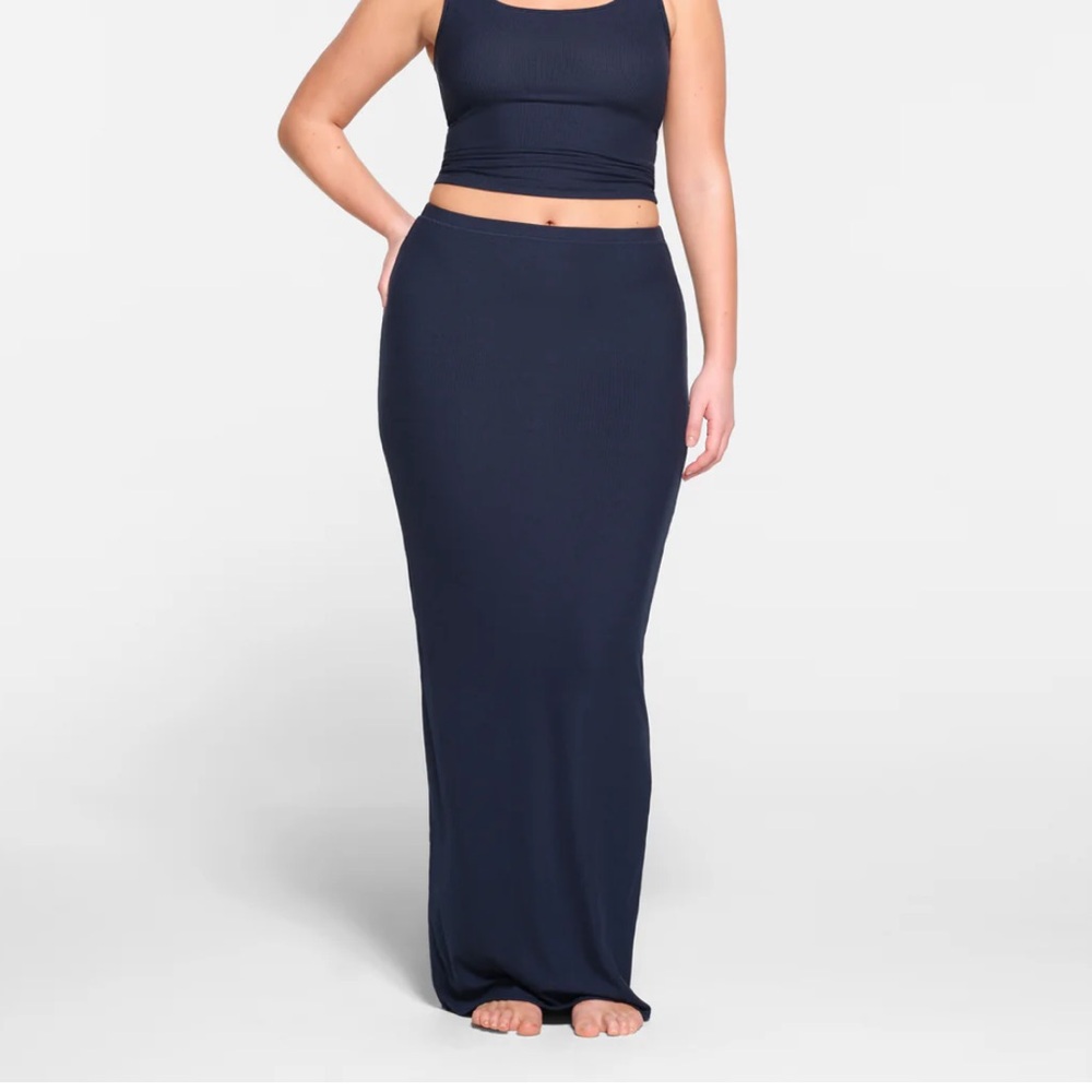 SKIMS Soft Lounge Long Skirt Navy